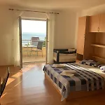 By The Sea Tucepi, Makarska - 24643 アパート Tučepi
