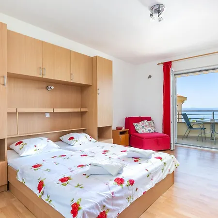 By The Sea Tucepi, Makarska - 24643 アパート Tučepi