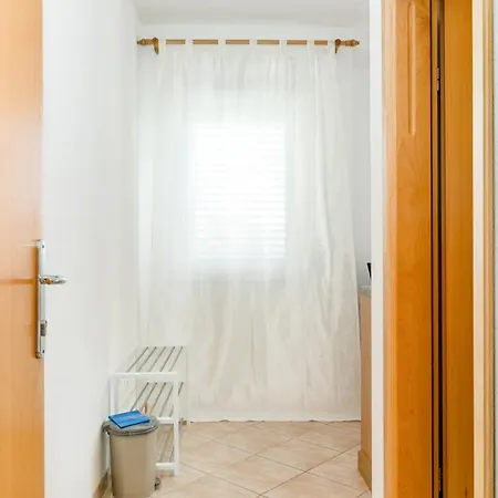 아파트 By The Sea Tucepi, Makarska - 24643 투체피